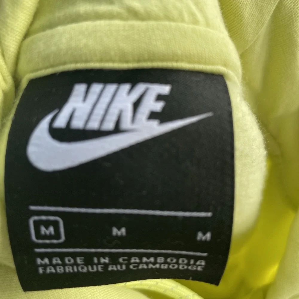 Nike Sportswear Reflective Logo Pullover Hoodie Limelight Men's Medium